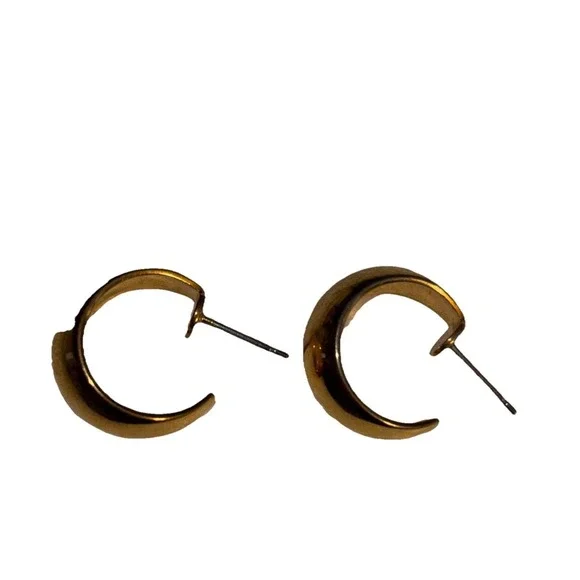 Monet Gold Tone Chunky Hoop Earrings Classy Modest Old Money 1/2" - Picture 2 of 5